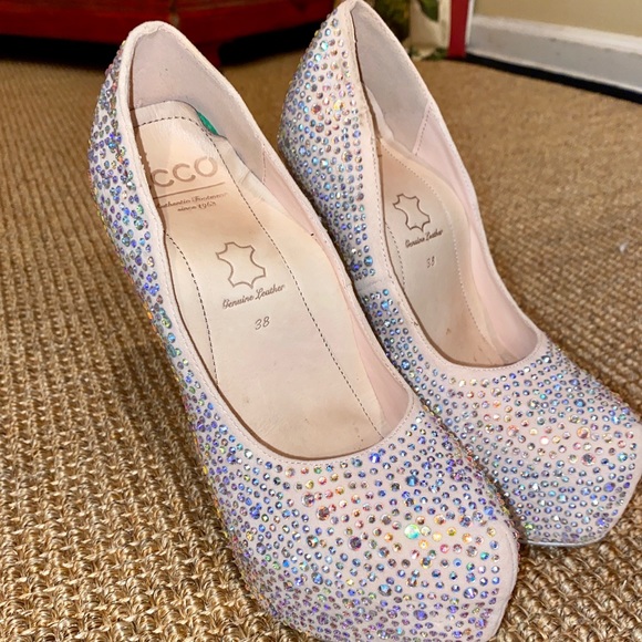 🔥HP🔥Crystal Embellished High Pageant Heel Pumps - Picture 3 of 5
